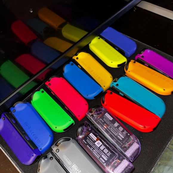 8 pairs of Nintendo Switch Joycons ( including rare ones ) - Picture 4 of 5